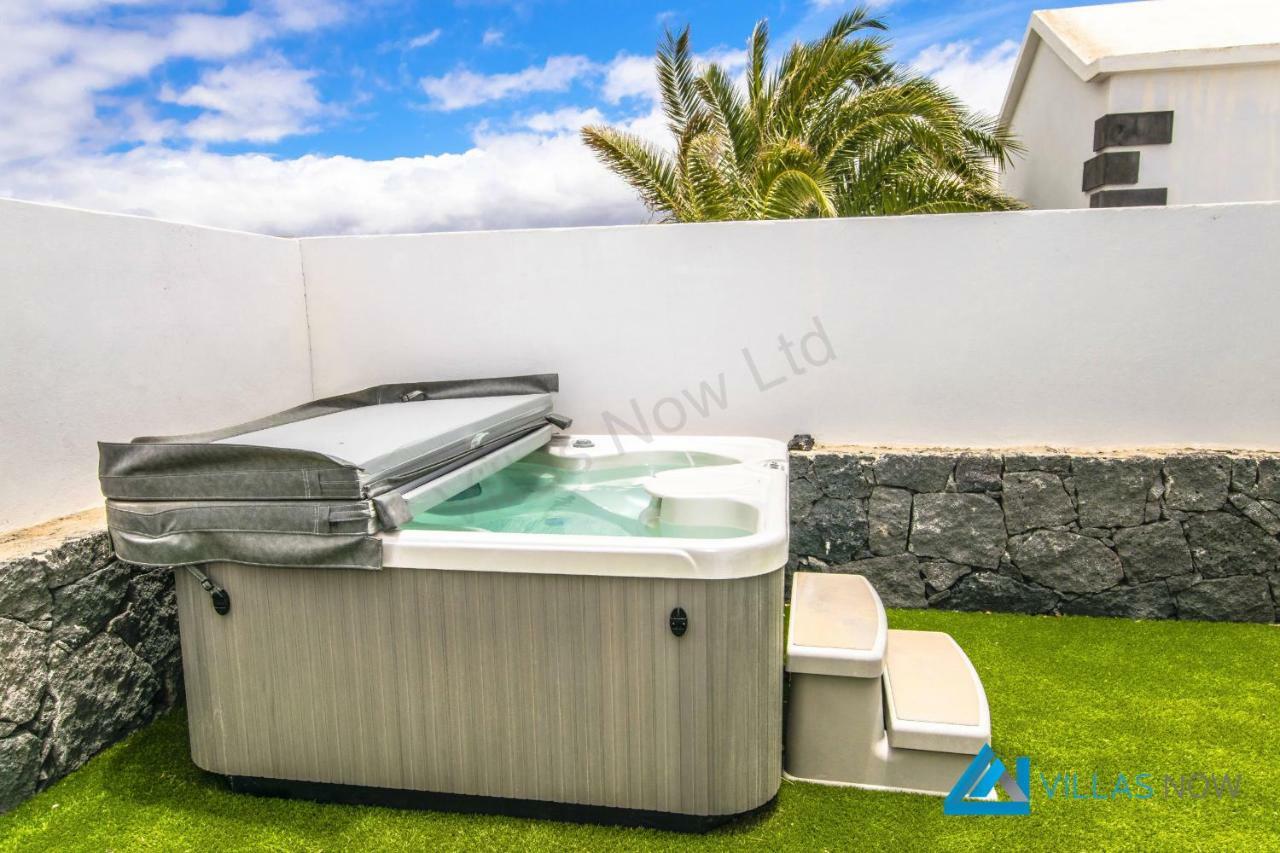 Villa Alegranza - Lh190 By Villas Now Ltd 普拉亚布兰卡 外观 照片